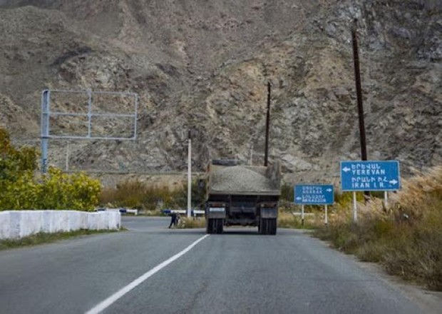 Ermənistan-İran gömrüyü bağlandı 